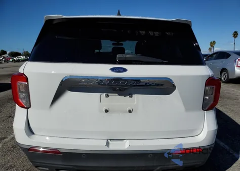 2021 Ford Explorer z USA, uszkodzony, nr VIN 1FMSK7BH8MGB44712